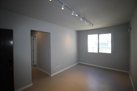 Sala de apartamento à venda com 2 quartos, 58m² em Vila Ipiranga, Porto Alegre