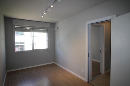 Quarto 1 de apartamento à venda com 2 quartos, 58m² em Vila Ipiranga, Porto Alegre