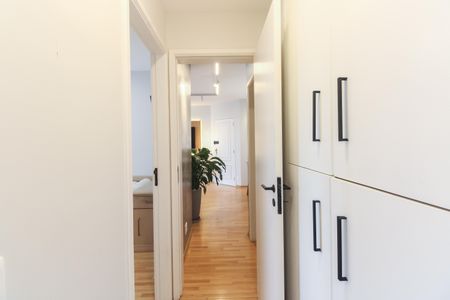 Apartamento para alugar com 93m², 3 quartos e 2 vagasCorredor de Acesso aos Quartos 