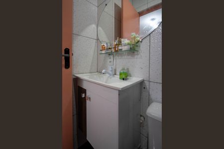 Banheiro de casa para alugar com 1 quarto, 30m² em Jardim Sao Salvador, Taboão da Serra