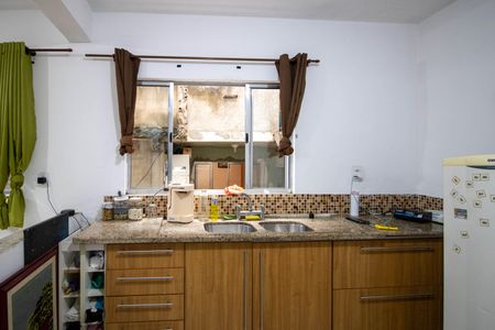 Quarto/Cozinha de casa para alugar com 1 quarto, 30m² em Jardim Sao Salvador, Taboão da Serra