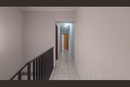 Casa para alugar com 176m², 3 quartos e 2 vagasCorredor