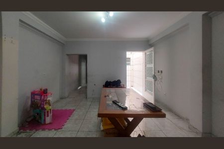 Casa para alugar com 176m², 3 quartos e 2 vagasSala