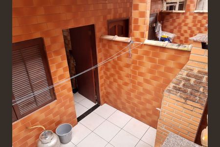 Casa para alugar com 75m², 2 quartos e 1 vagaÁrea externa