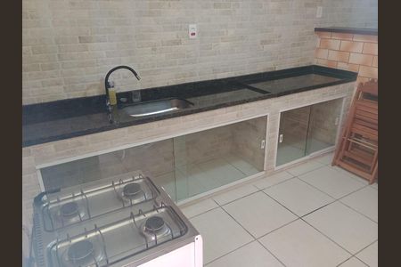 Cozinha de casa para alugar com 2 quartos, 75m² em Guaratiba, Maricá
