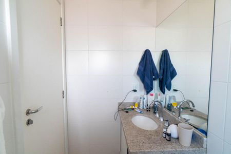 Apartamento à venda com 67m², 2 quartos e 2 vagasBanheiro da Suíte