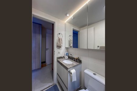 Apartamento à venda com 66m², 2 quartos e 2 vagasBanheiro da Suite 