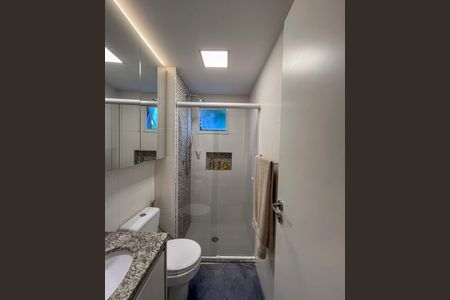 Apartamento à venda com 66m², 2 quartos e 2 vagasBanheiro da Suite 