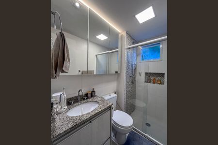 Apartamento à venda com 66m², 2 quartos e 2 vagasBanheiro da Suite 