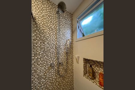 Apartamento à venda com 66m², 2 quartos e 2 vagasDetalhe do Banheiro da Suite