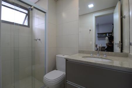 Banheiro da Suíte 1 de apartamento para alugar com 2 quartos, 83m² em Itaim Bibi, São Paulo