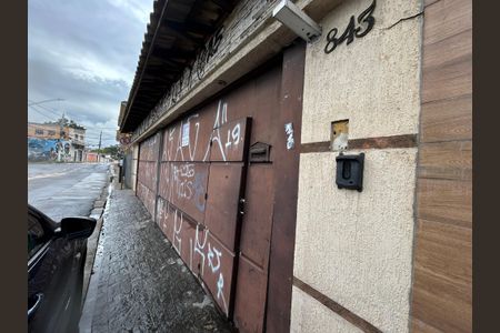 Casa para alugar com 300m², 3 quartos e 3 vagasFachada