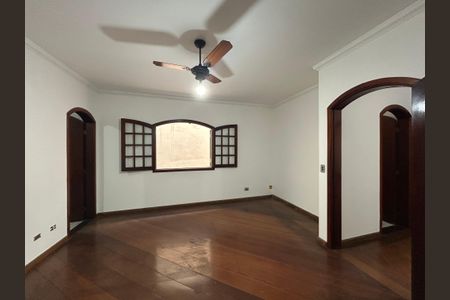 Casa para alugar com 300m², 3 quartos e 3 vagasSuíte