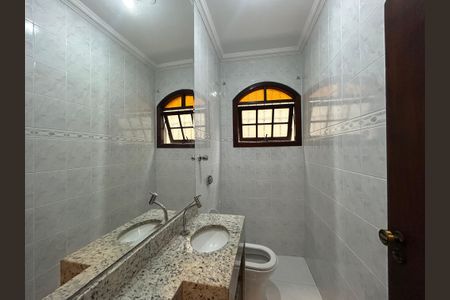 Casa para alugar com 300m², 3 quartos e 3 vagasLavabo
