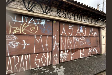 Casa para alugar com 300m², 3 quartos e 3 vagasFachada