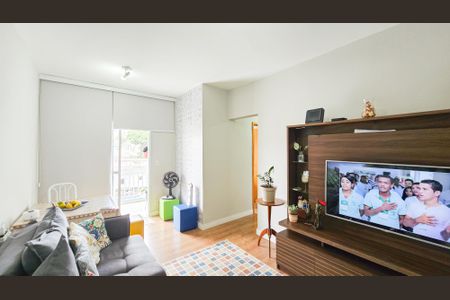 Sala de apartamento à venda com 3 quartos, 74m² em Quitaúna, Osasco