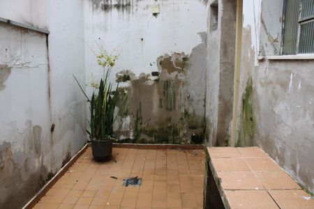 Casa à venda com 100m², 2 quartos e sem vagaQuintal