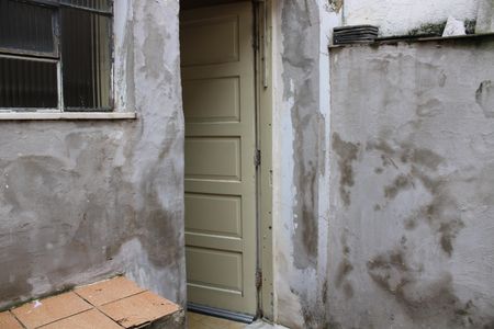 Casa à venda com 100m², 2 quartos e sem vagaQuintal