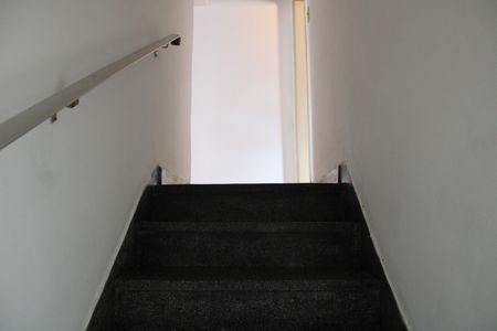 Casa à venda com 100m², 2 quartos e sem vagaEscada