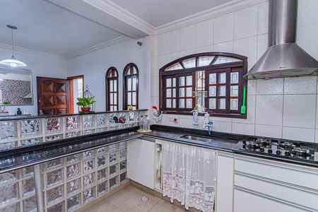 Casa para alugar com 130m², 2 quartos e 2 vagasCozinha e copa