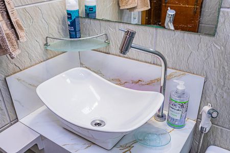 Casa para alugar com 130m², 2 quartos e 2 vagasBanheiro suite 1