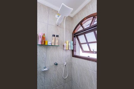 Casa para alugar com 130m², 2 quartos e 2 vagasBanheiro suite 1