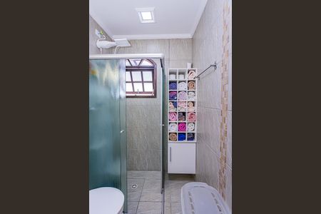 Casa para alugar com 130m², 2 quartos e 2 vagasBanheiro suite 1