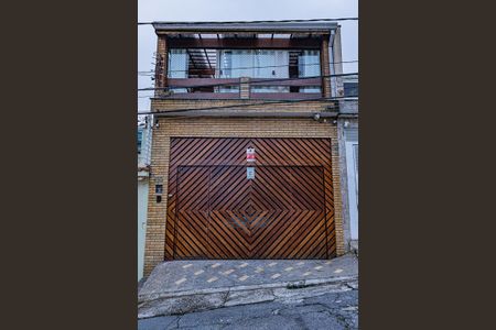 Casa para alugar com 130m², 2 quartos e 2 vagasFachada