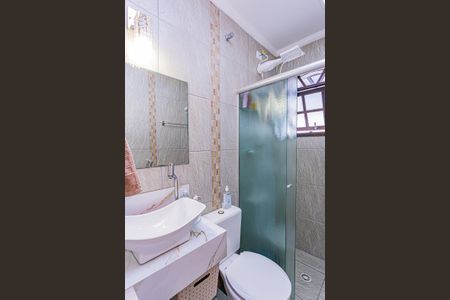 Casa para alugar com 130m², 2 quartos e 2 vagasBanheiro suite 1