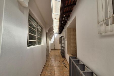 Casa à venda com 158m², 4 quartos e 2 vagasCorredor 
