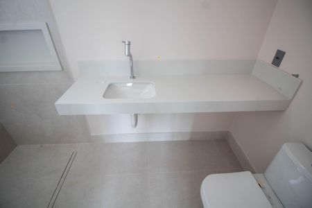 Casa de condomínio à venda com 221m², 3 quartos e 2 vagasBANHEIRO DA SUITE 2