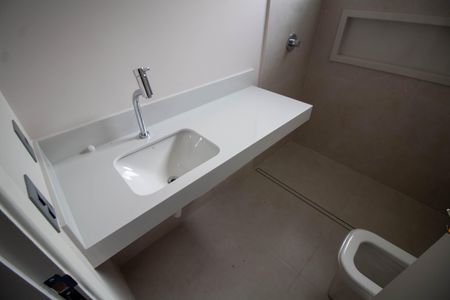 Casa de condomínio à venda com 221m², 3 quartos e 2 vagasBANHEIRO DA SUITE 3