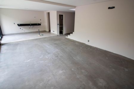 SALA de casa de condomínio à venda com 3 quartos, 221m² em Parque das Araucárias, Campinas