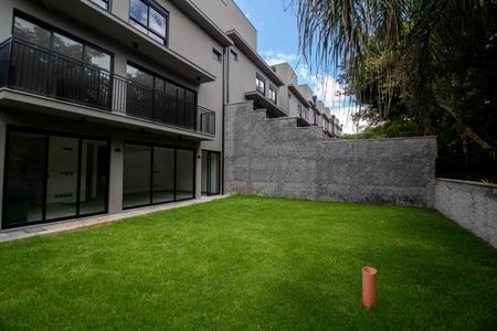Casa de condomínio à venda com 221m², 3 quartos e 2 vagasÁREA EXTERNA FUNDOS