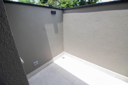 Casa de condomínio à venda com 221m², 3 quartos e 2 vagasÁREA EXTERNA DE SERVIÇO