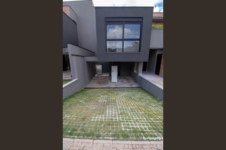 Casa de condomínio à venda com 221m², 3 quartos e 2 vagasGARAGEM