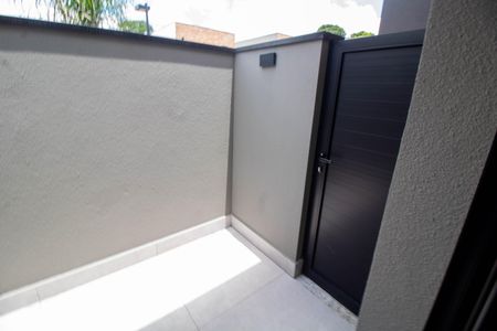 Casa de condomínio à venda com 221m², 3 quartos e 2 vagasÁREA EXTERNA DE SERVIÇO