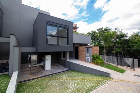 Casa de condomínio à venda com 221m², 3 quartos e 2 vagasFACHADA