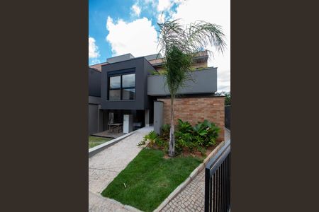 Casa de condomínio à venda com 221m², 3 quartos e 2 vagasÁREA EXTERNA FRENTE