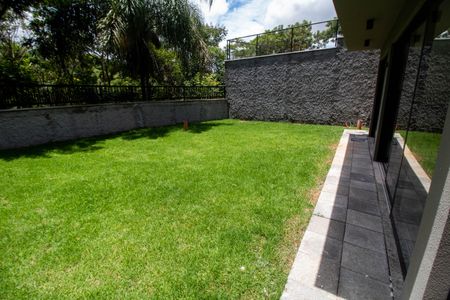 Casa de condomínio à venda com 221m², 3 quartos e 2 vagasÁREA EXTERNA FUNDOS