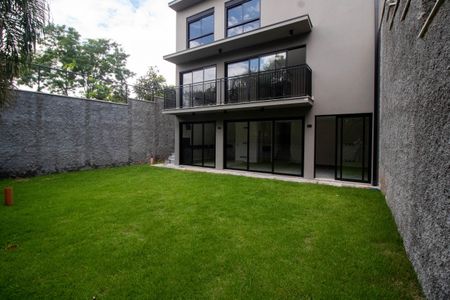 Casa de condomínio à venda com 221m², 3 quartos e 2 vagasÁREA EXTERNA FUNDOS