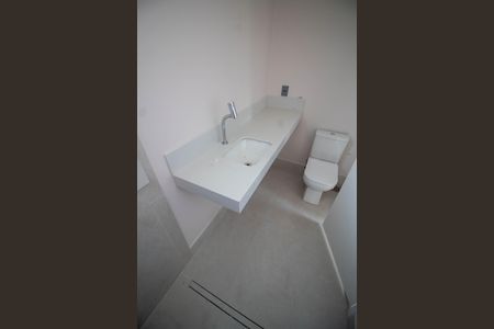 Casa de condomínio à venda com 221m², 3 quartos e 2 vagasBANHEIRO DA SUITE 2