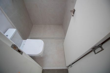 Casa de condomínio à venda com 221m², 3 quartos e 2 vagasBANHEIRO DA SUITE 1