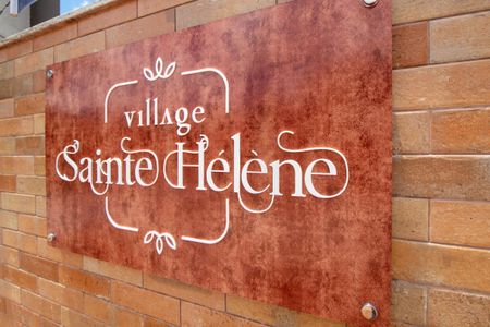 Casa de condomínio à venda com 221m², 3 quartos e 2 vagasFACHADA DO CONDOMINIO