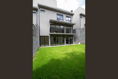 Casa de condomínio à venda com 221m², 3 quartos e 2 vagasÁREA EXTERNA FUNDOS\FACHADA