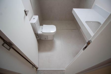 Casa de condomínio à venda com 221m², 3 quartos e 2 vagasBANHEIRO DA SUITE 3