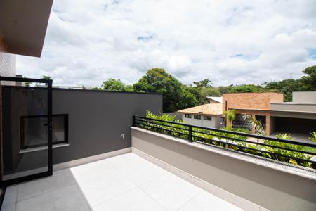 Casa de condomínio à venda com 221m², 3 quartos e 2 vagasSACADA