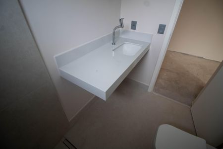 Casa de condomínio à venda com 221m², 3 quartos e 2 vagasBANHEIRO DA SUITE 3