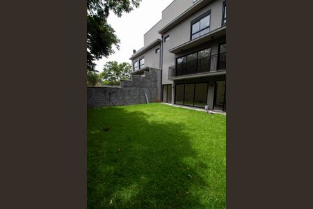 Casa de condomínio à venda com 221m², 3 quartos e 2 vagasÁREA EXTERNA FUNDOS