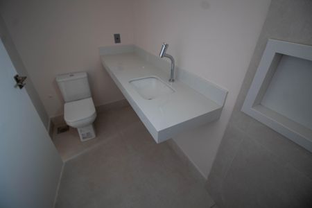 Casa de condomínio à venda com 221m², 3 quartos e 2 vagasBANHEIRO DA SUITE 2